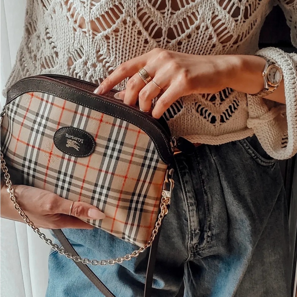 Authentic vintage Burberrys nova check tan clutch bag ( Q181)
